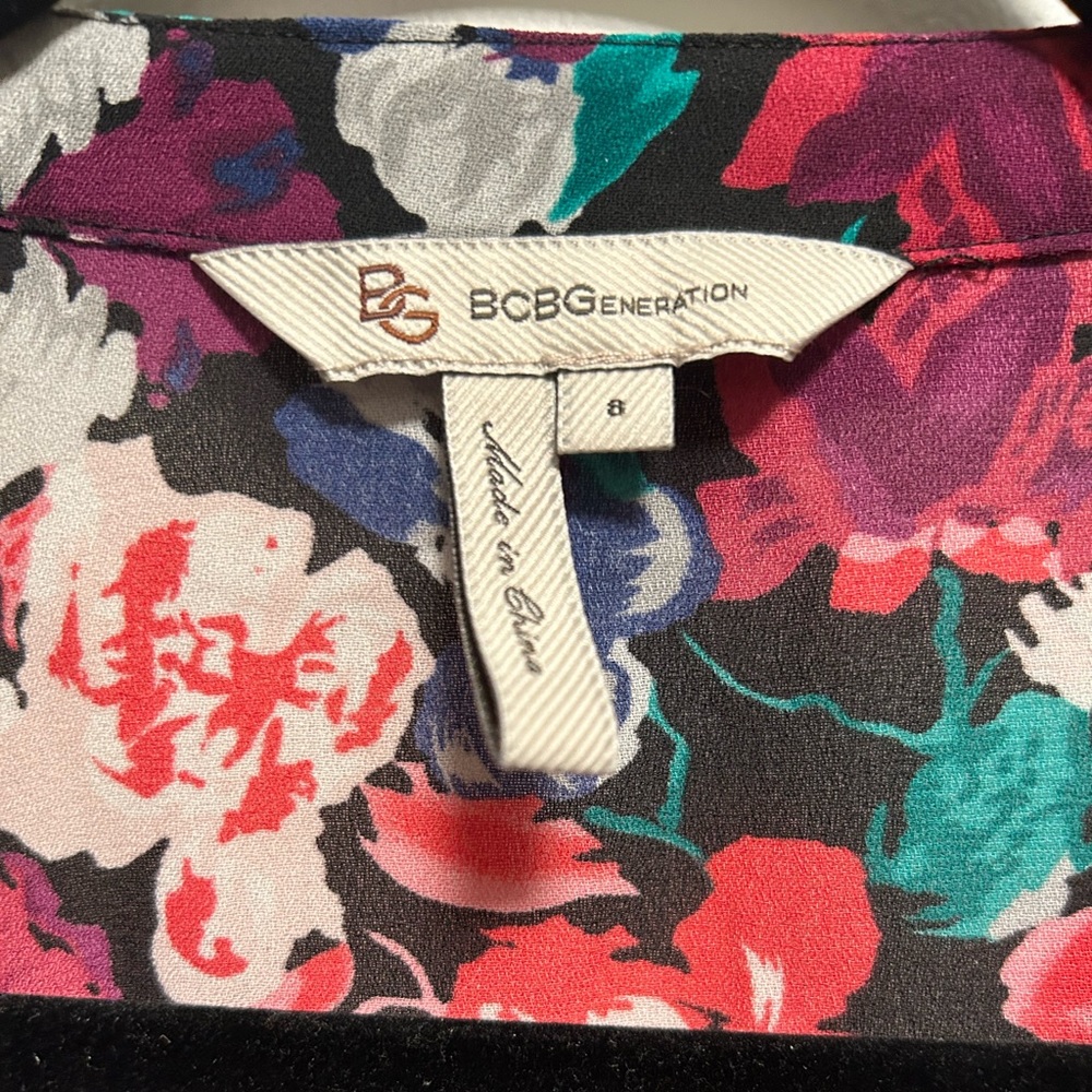 Bcbgeneration Blouse. Multi Color. Size 8 - image 3